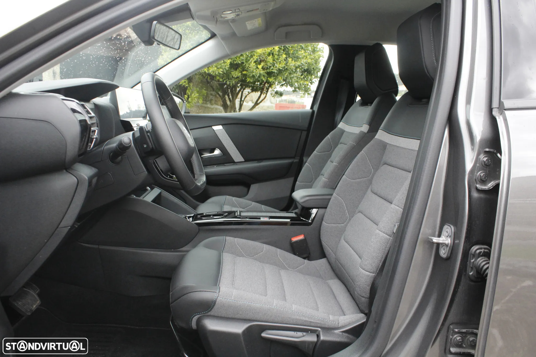 Citroën C4 BlueHDi 130 Stop&Start EAT8 SHINE - 9