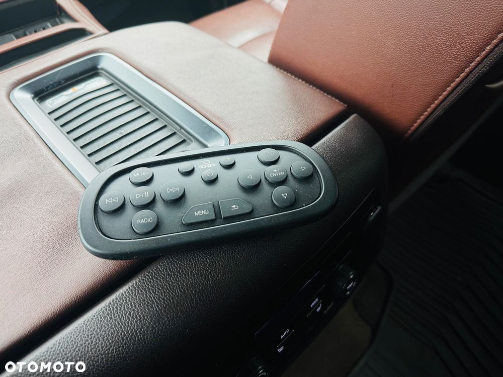 Chevrolet Suburban - 29