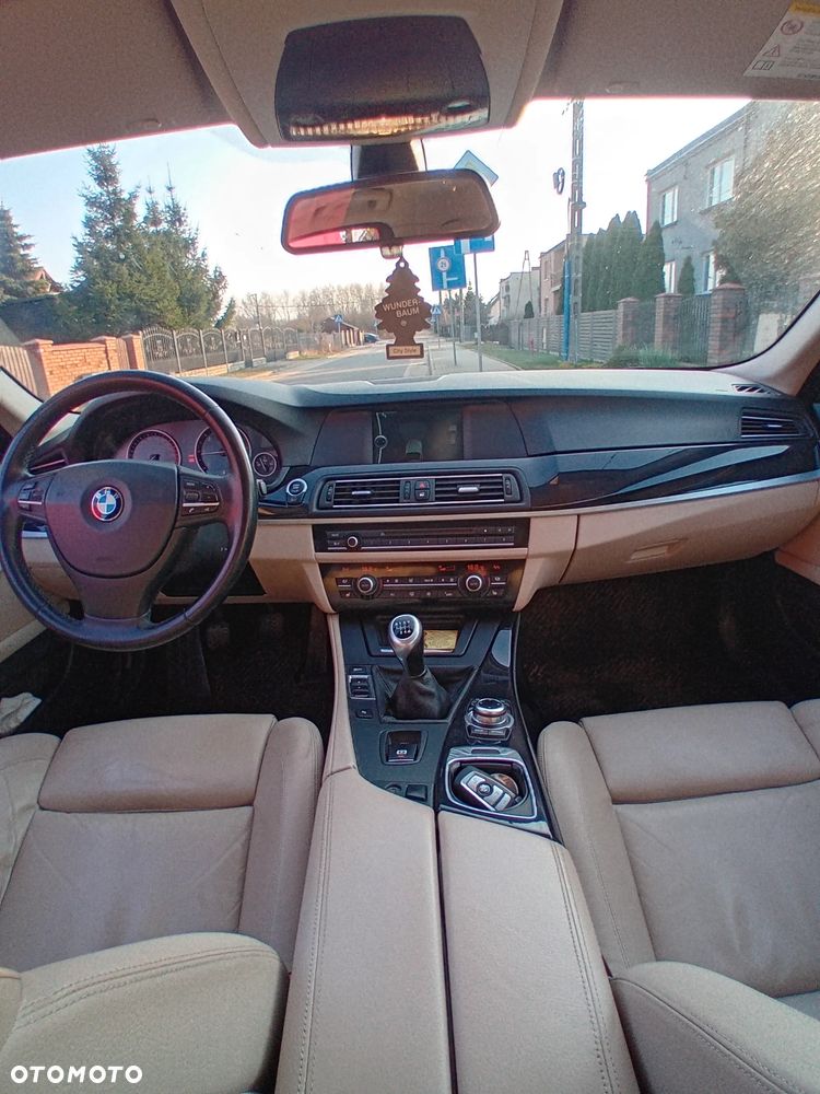 BMW Seria 5 520d - 14