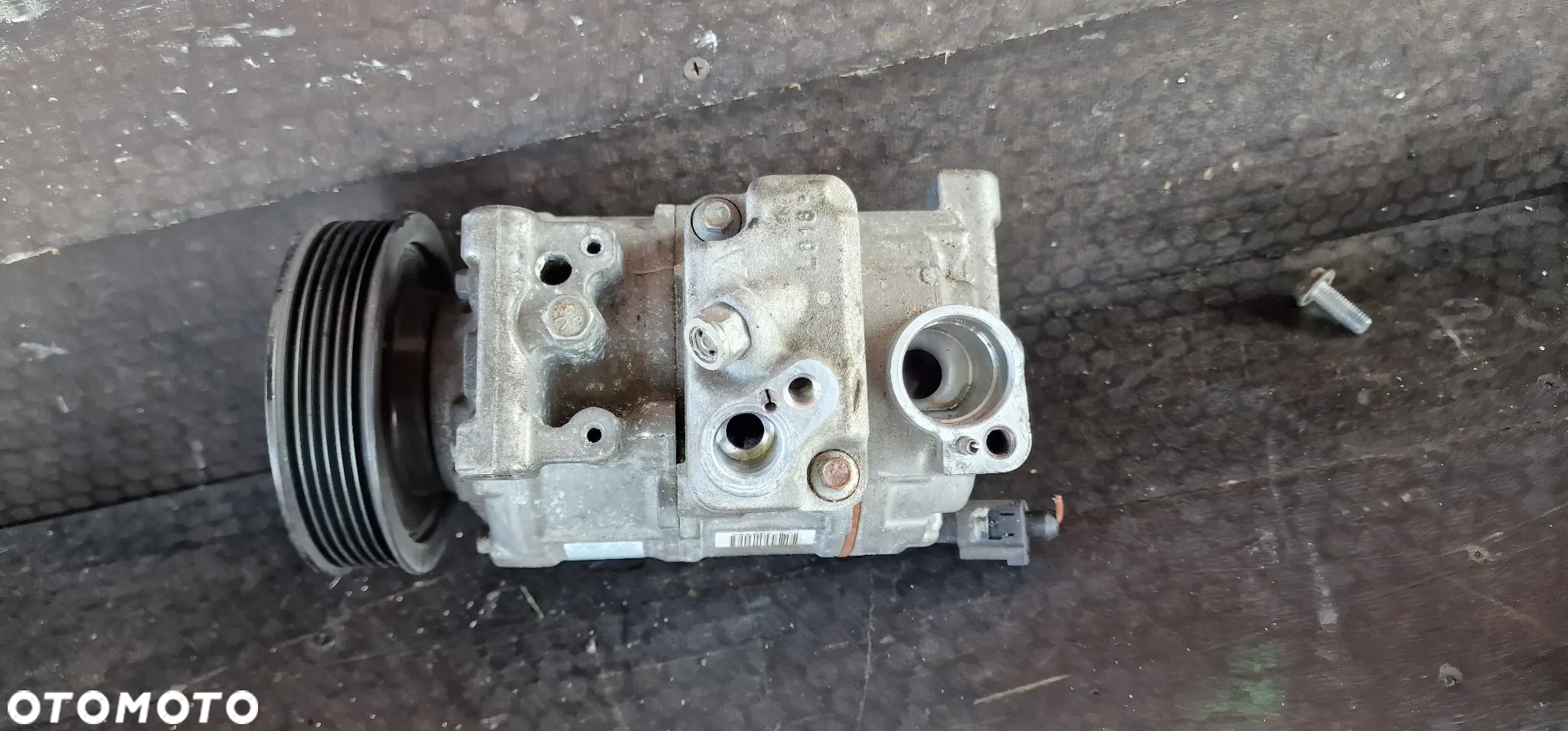 SPRĘŻARKA KOMPRESOR KLIMATYZACJI VW AUDI SEAT SKODA 1.2 1.4 tsi  1k0820859T - 4