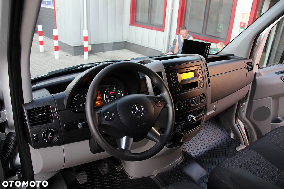 Mercedes-Benz SPRINTER L2H2 - 25