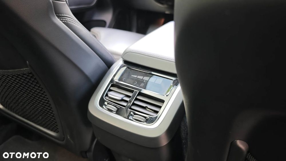 Volvo XC 60 B4 D AWD Inscription - 15