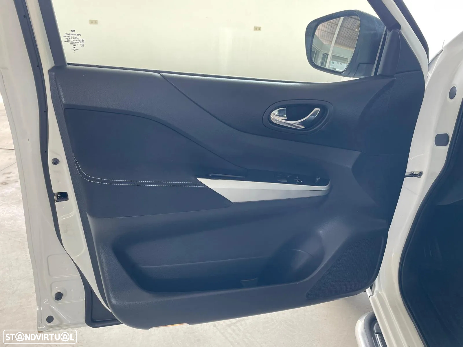 Nissan Navara 2.3 dCi CD 4WD Visia - 25