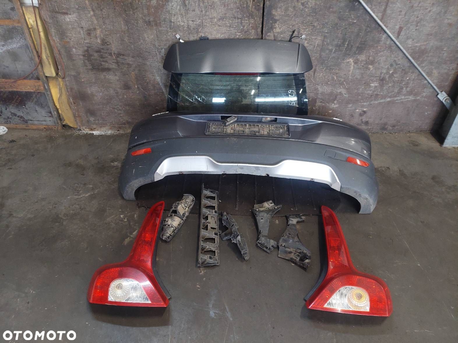 KOMPLETNY TYŁ KLAPA BAGAŻNIKA ZDERZAK TYŁ LAMPY VOLVO C30 I 455-16 - 1