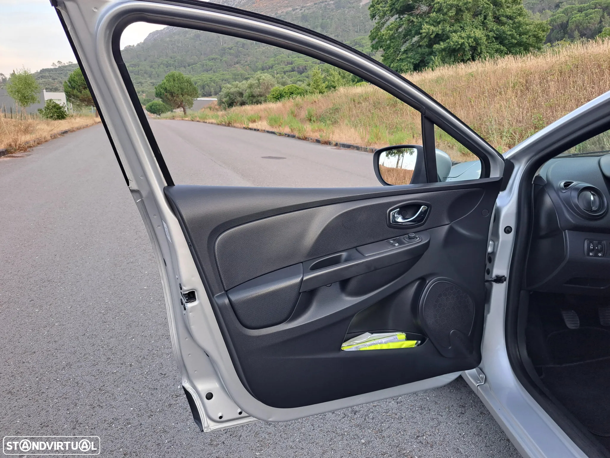 Renault Clio 1.2 16V Confort - 11