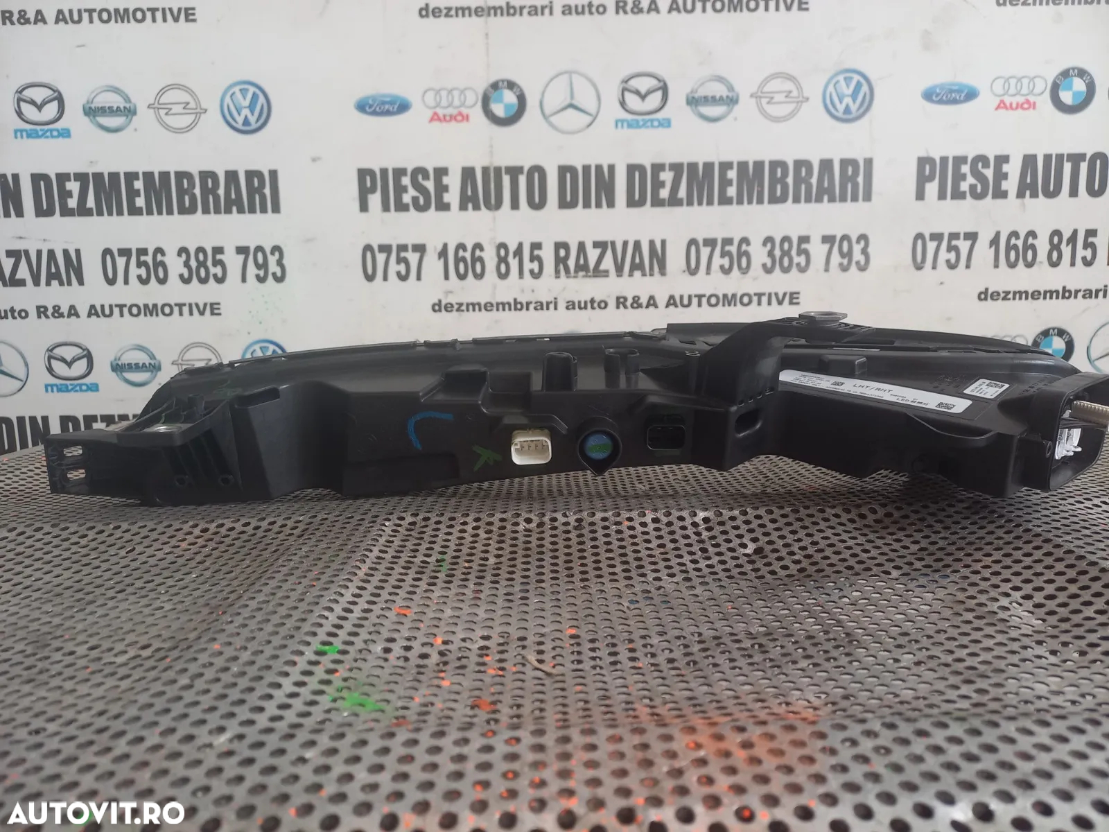 Far Dreapta Swarowsky Bmw Seria 7 An 2022-2023-2024 Original Impecabil Cod 5A9CFB4 - 5