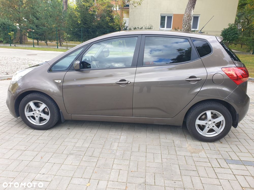 Kia Venga - 7
