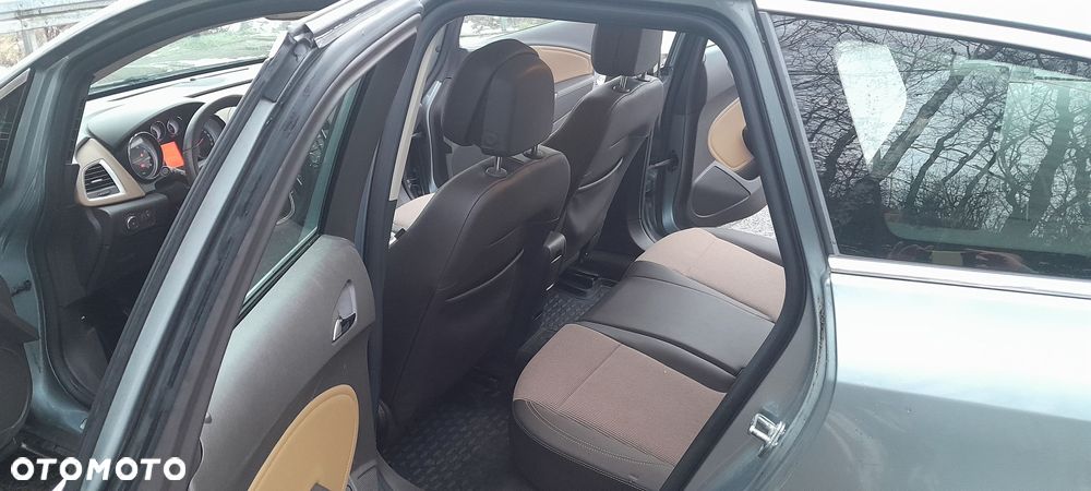 Opel Astra 1.4 Turbo - 9