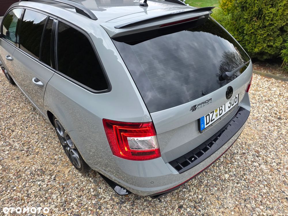 Skoda Octavia 2.0 TDI DSG RS - 26