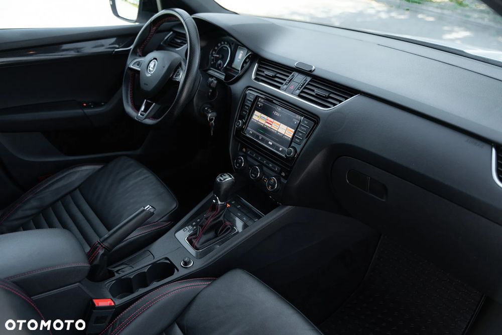 Skoda Octavia 2.0 TDI RS Challenge DSG - 19