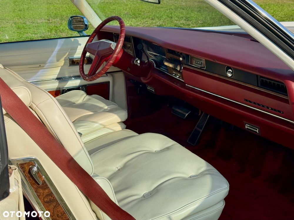 Oldsmobile Toronado - 8