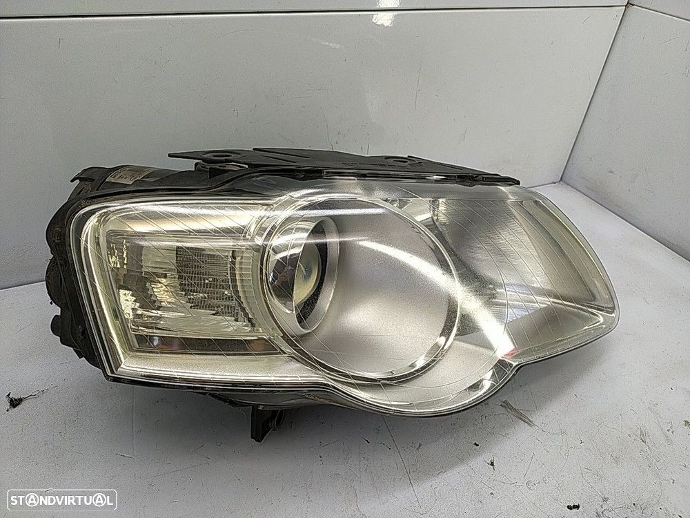 Farol Direito Volkswagen Passat Variant (3C5) - 2