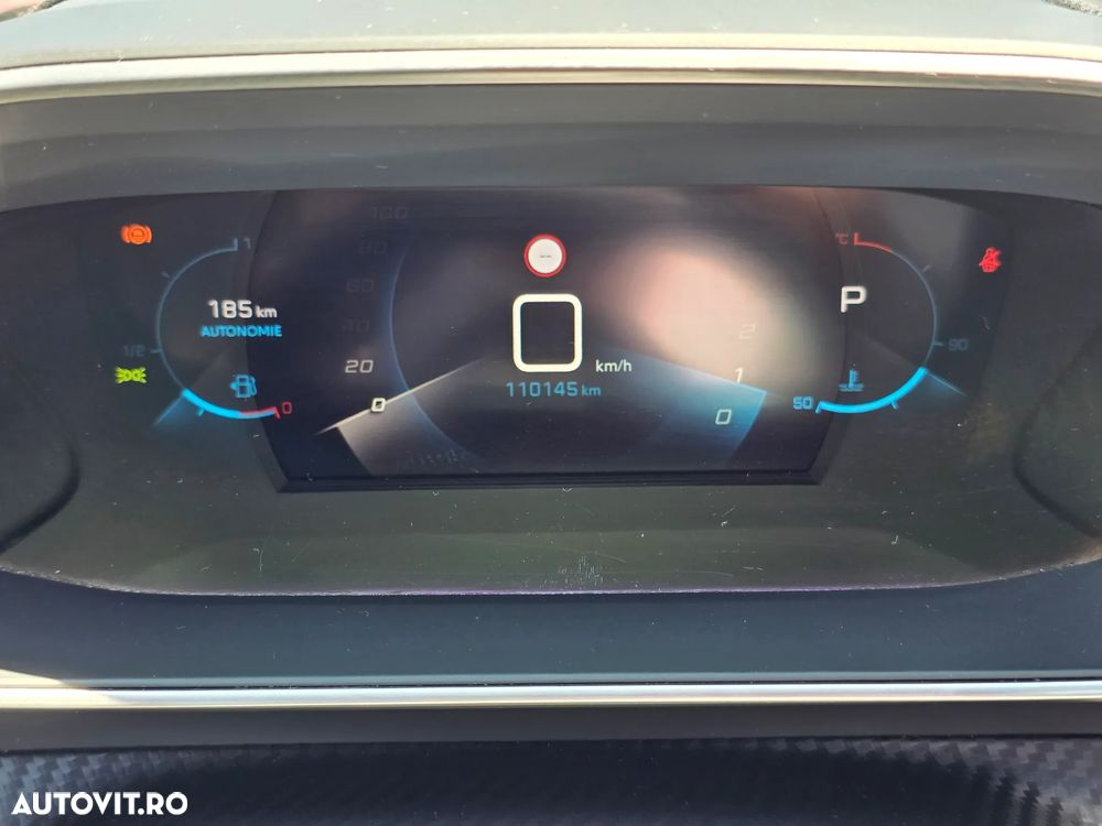 Peugeot 2008 PureTech 130 EAT8 GT - 27