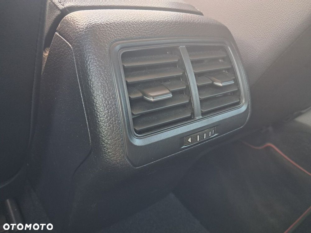 Volkswagen Golf - 26