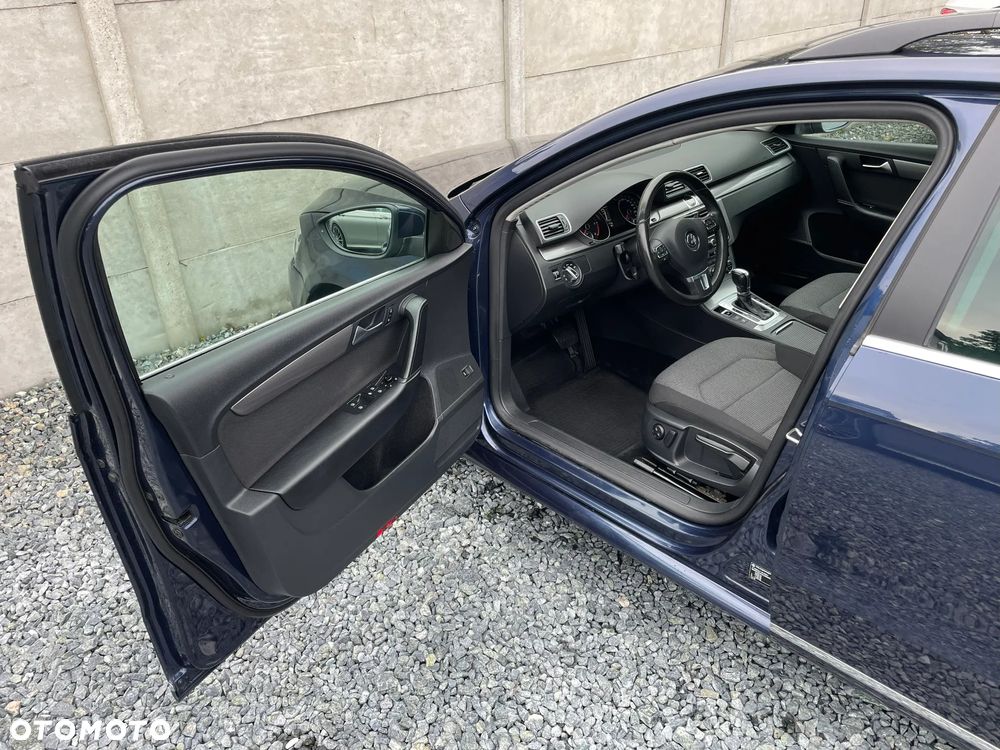 Volkswagen Passat - 14