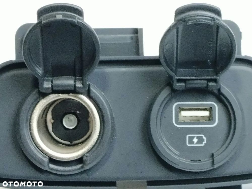 KIA STINGER 17-21 r Gniazdo Zapalniczki USB - 2