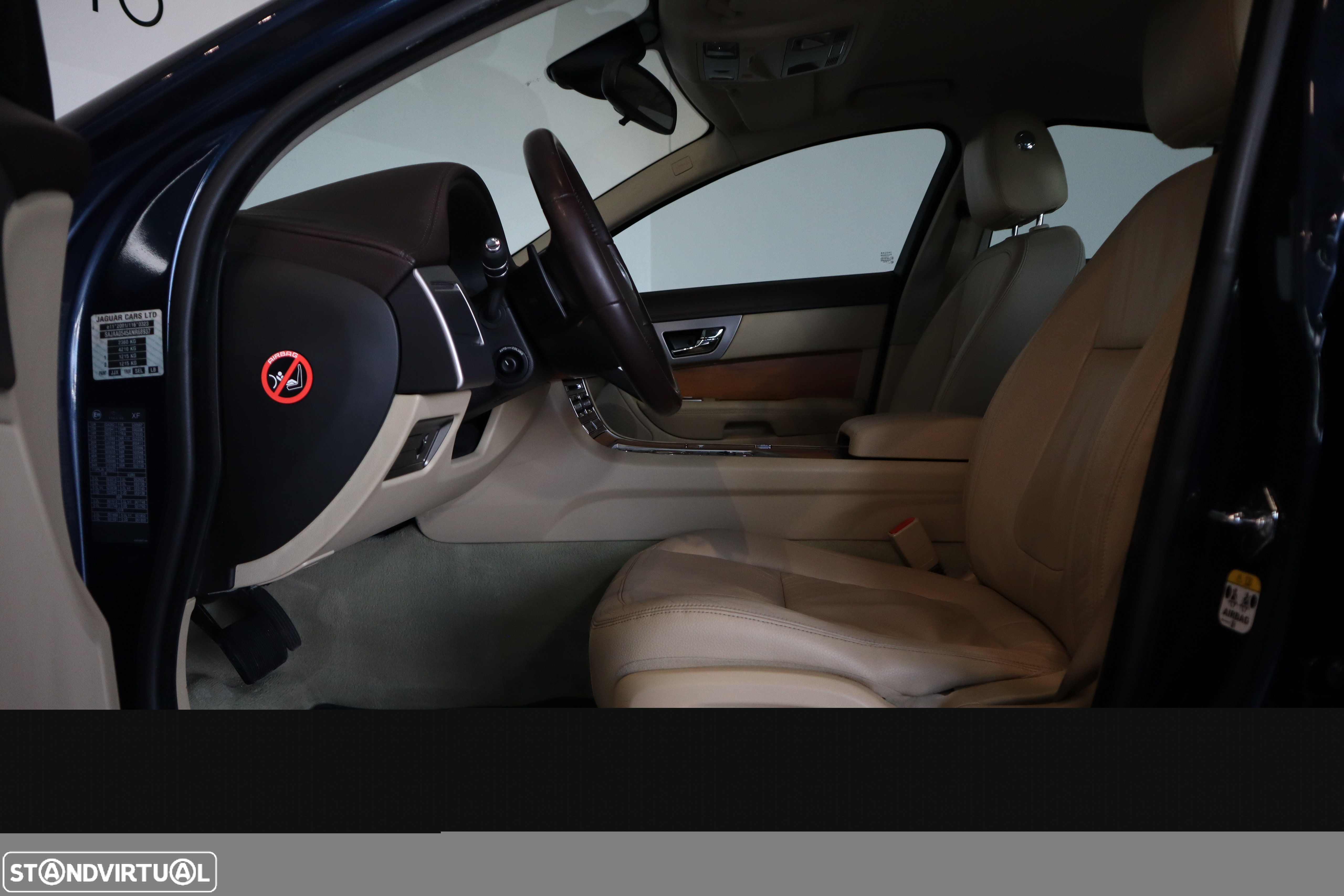 Jaguar XF 3.0 D V6 Premium Luxury - 16