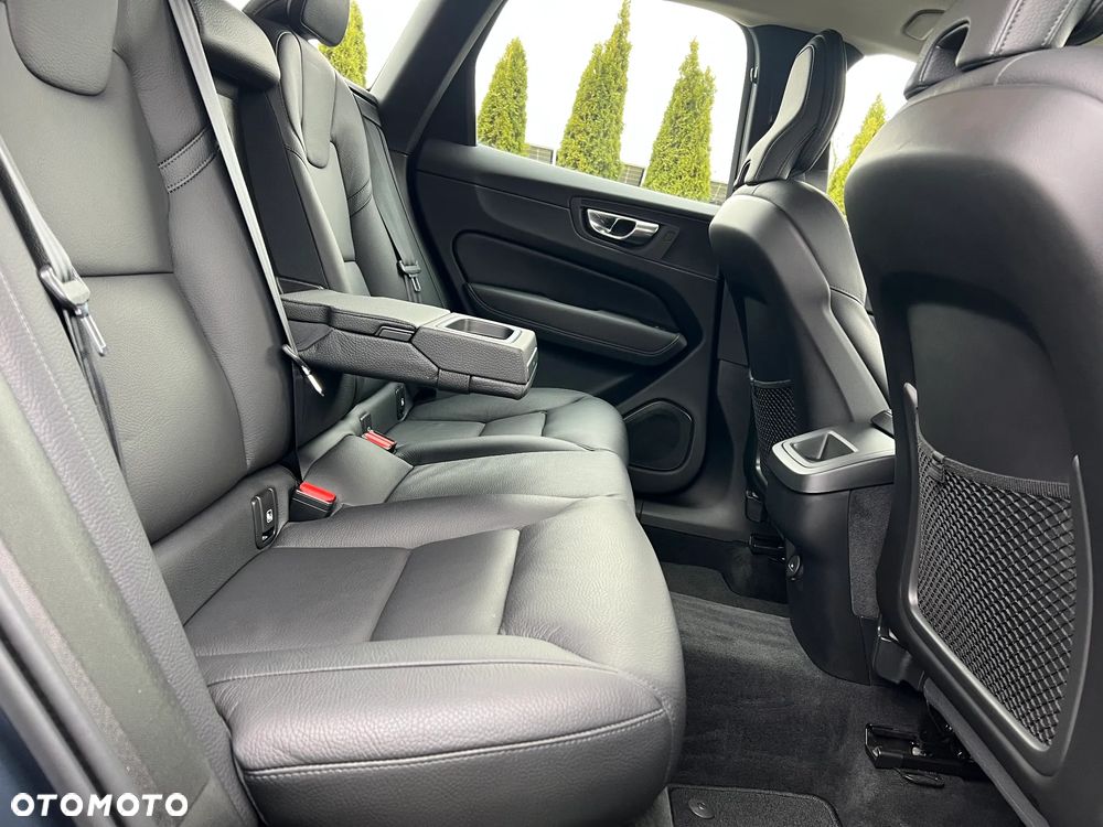 Volvo XC 60 D4 Geartronic Momentum Pro - 33