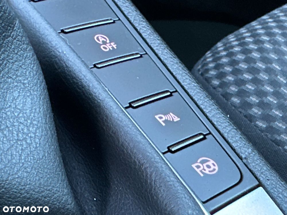 Volkswagen Passat - 38