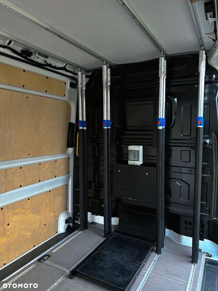 Volkswagen Crafter - 16