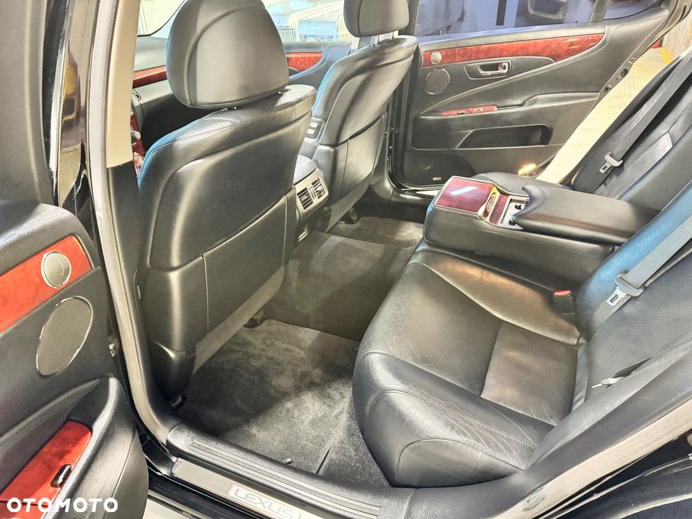 Lexus LS - 35