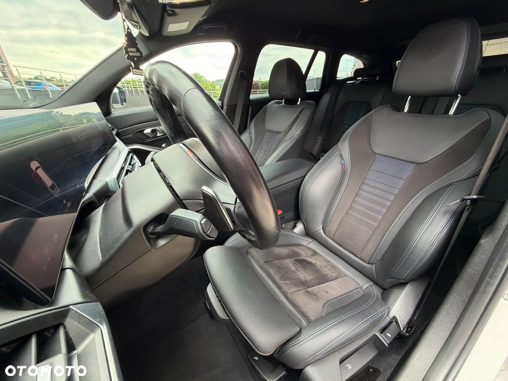 BMW Seria 3 330i M Sport - 15