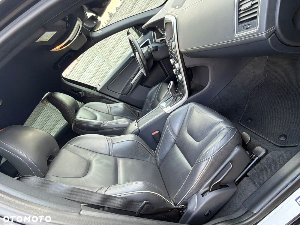 Volvo XC 60 D4 Drive-E R-Design Momentum - 25