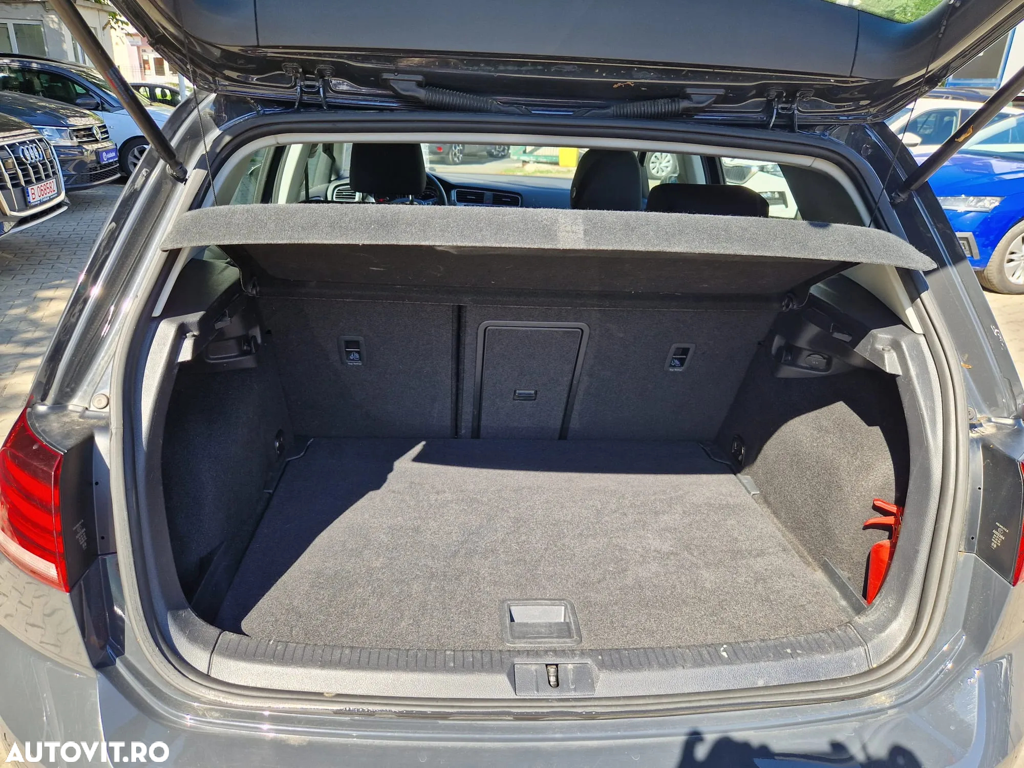 Volkswagen Golf 1.6 TDI Comfortline - 23