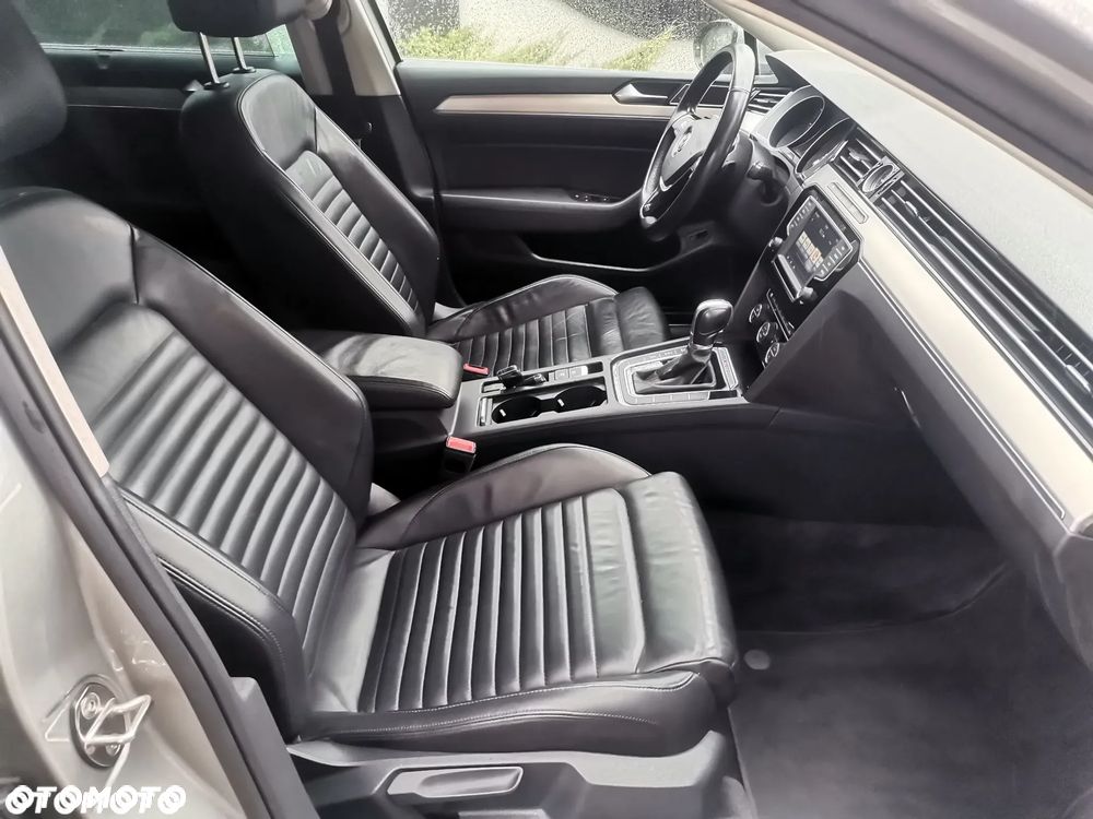 Volkswagen Passat 2.0 TDI Bi-Turbo BMT 4Mot Highline DSG - 8