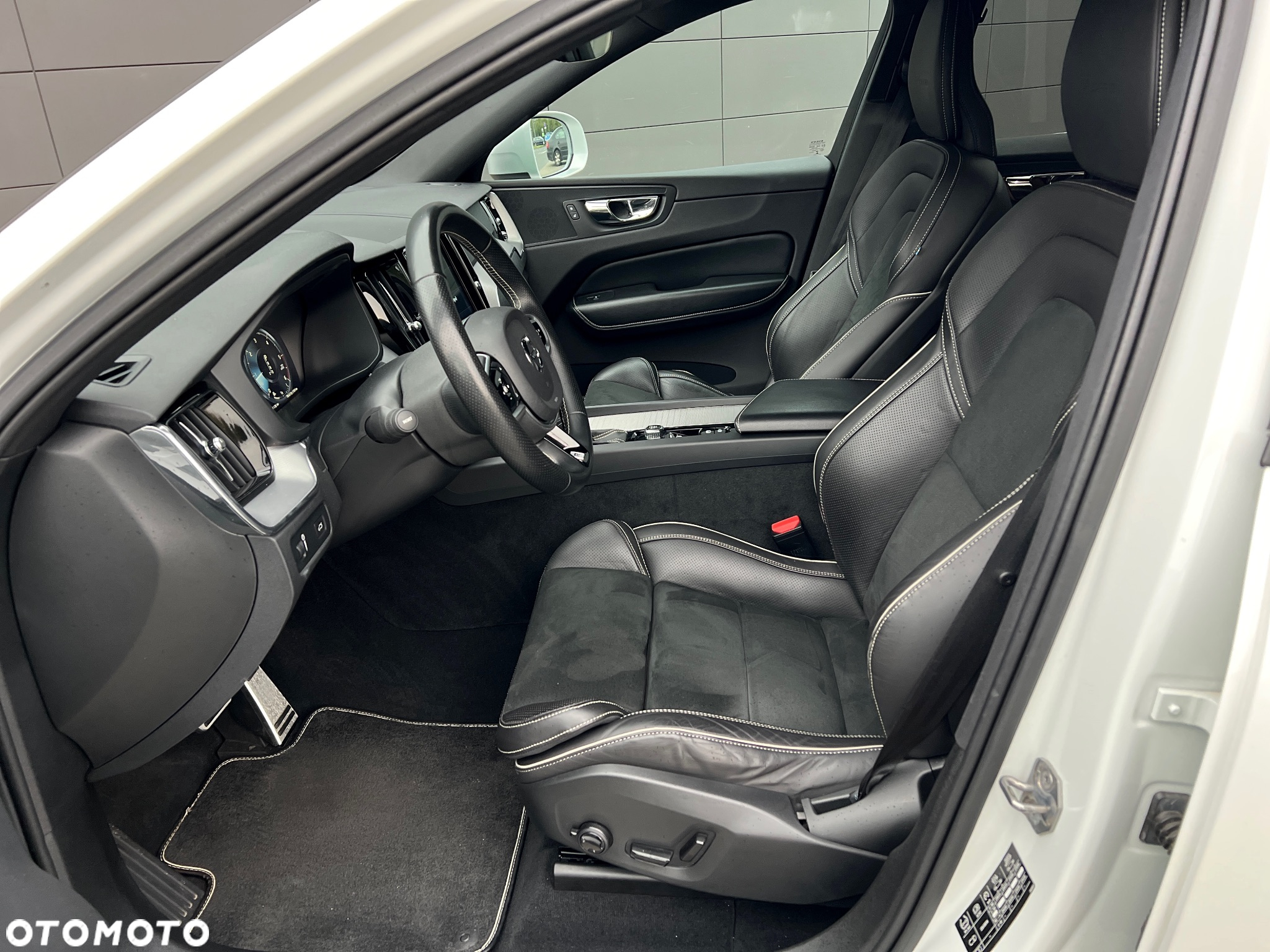Volvo XC 60 D4 AWD R-Design - 20