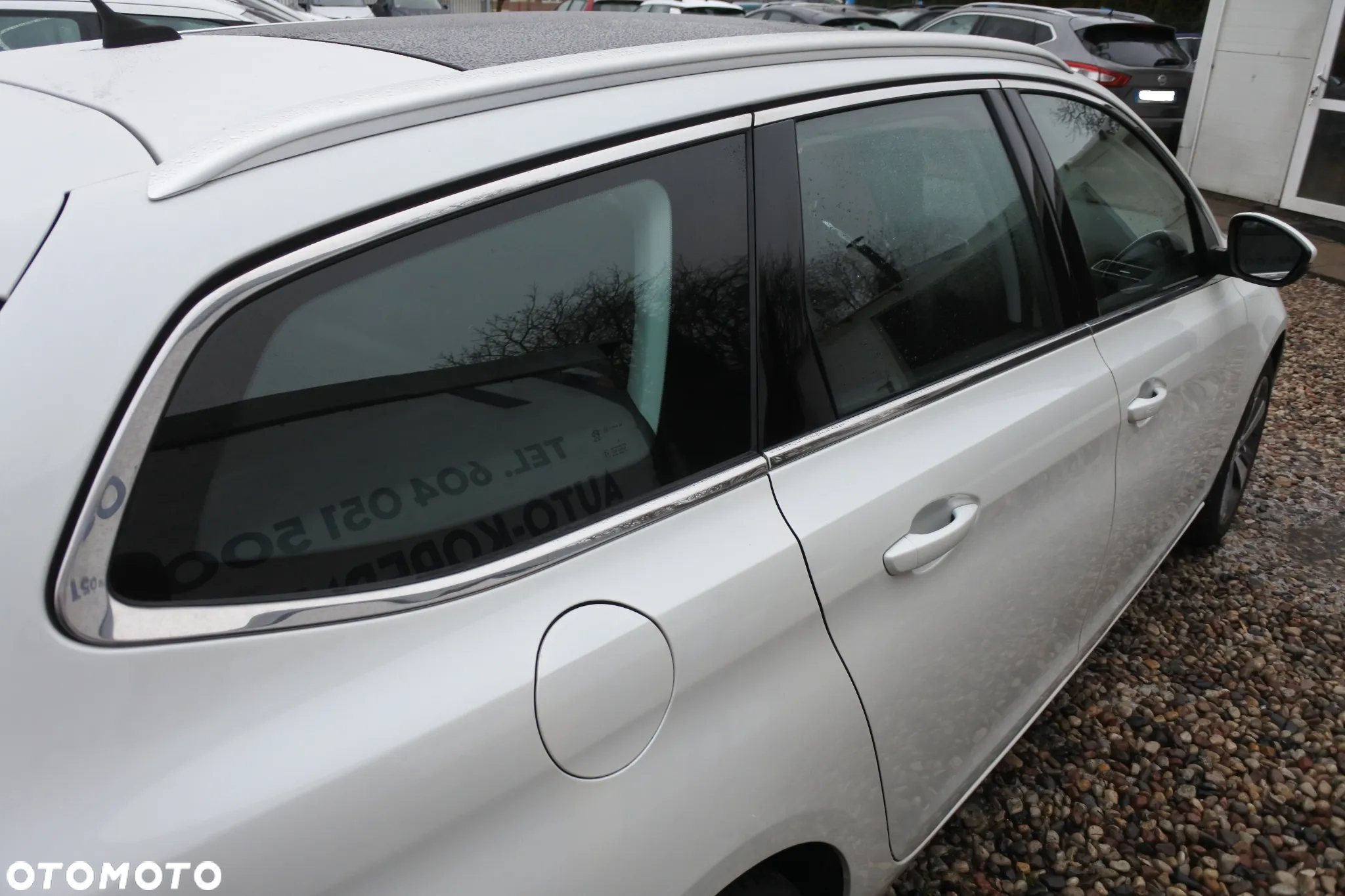 Peugeot 308 PureTech 130 EAT8 Allure - 29