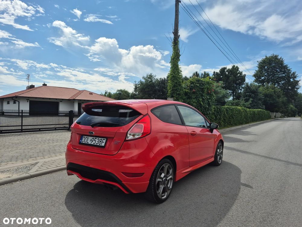 Ford Fiesta 1.6 EcoBoost ST - 5