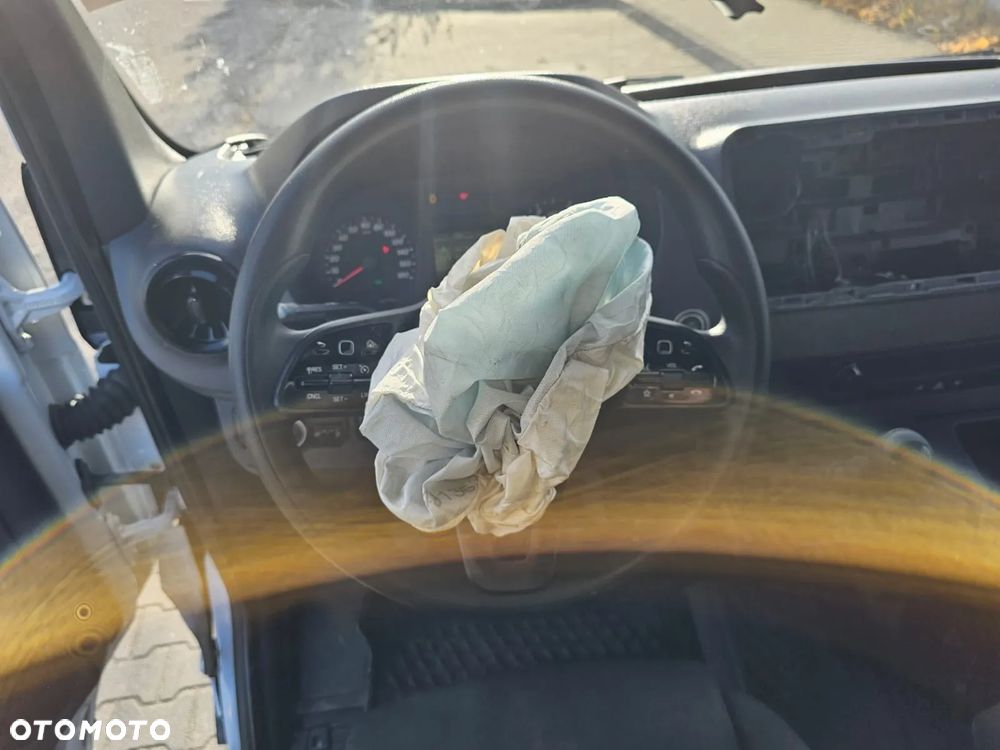 Mercedes-Benz Sprinter - 10