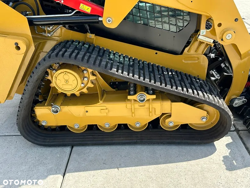 Caterpillar 249D3 - 12