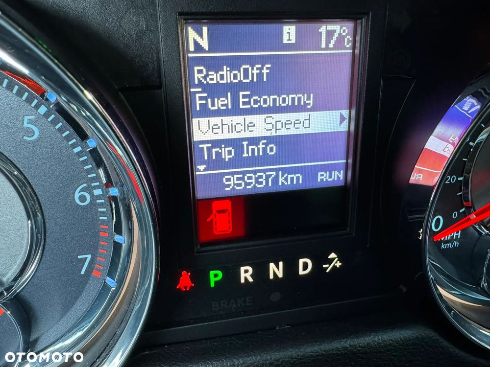 Chrysler Town & Country 3.6 Limited - 25