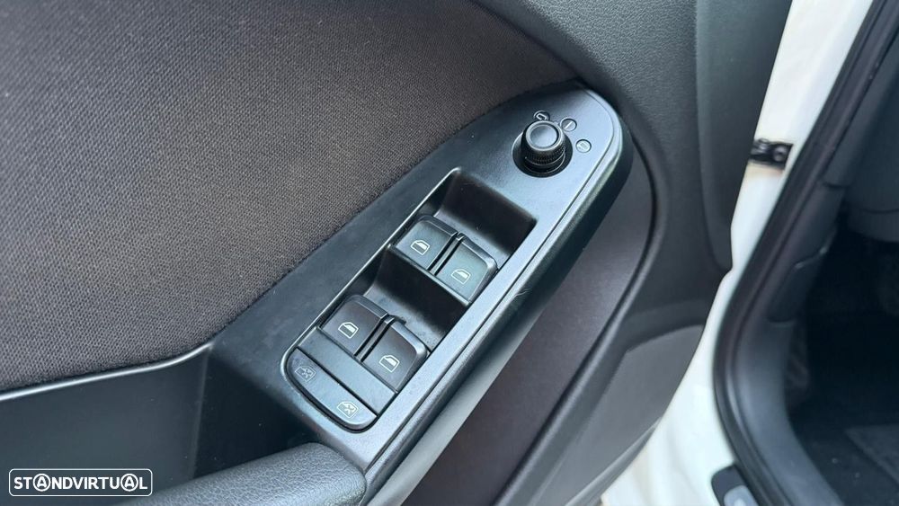 Audi A4 Avant 2.0 TDI Advance - 14