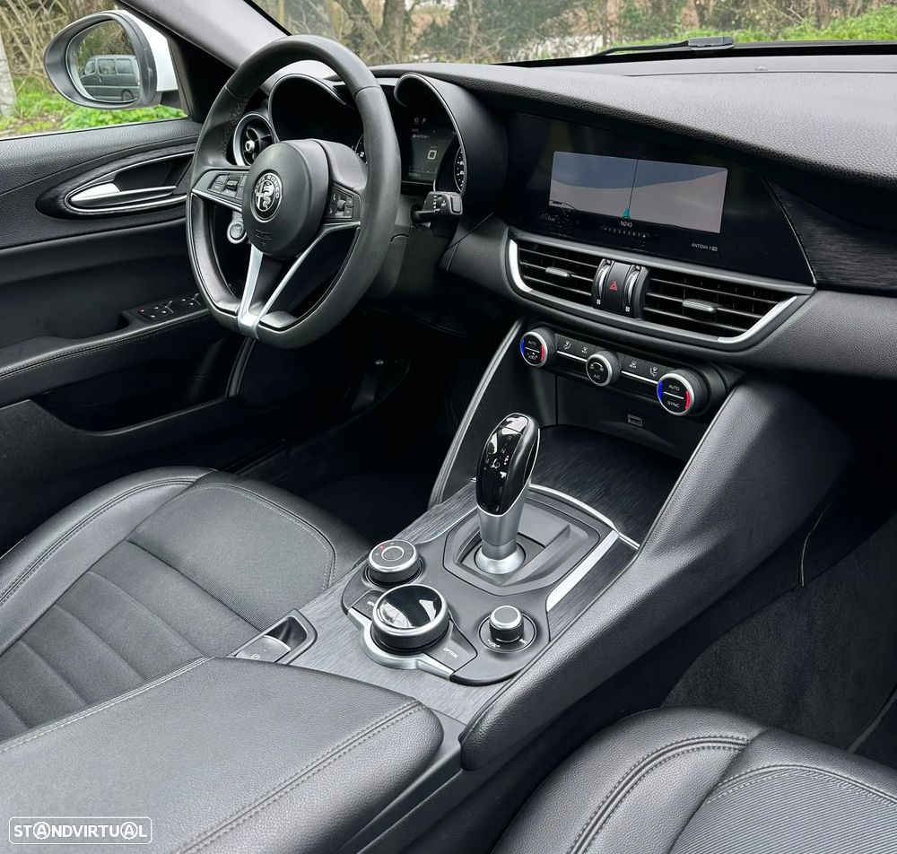 Alfa Romeo Giulia 2.2 D Super AT8 - 11