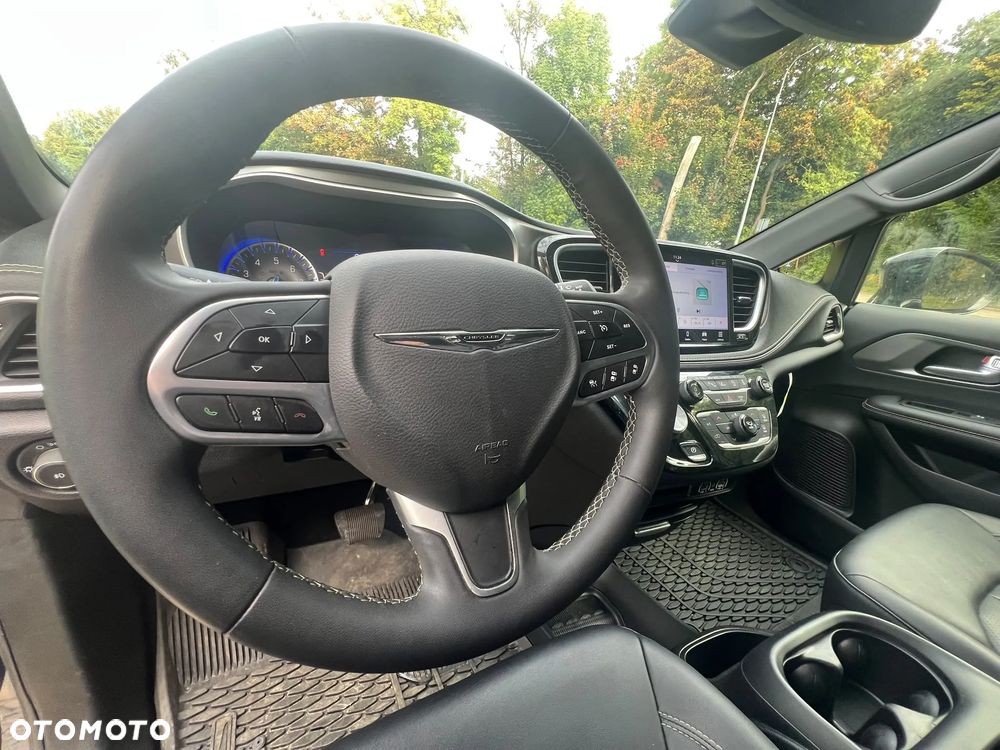 Chrysler Pacifica - 27
