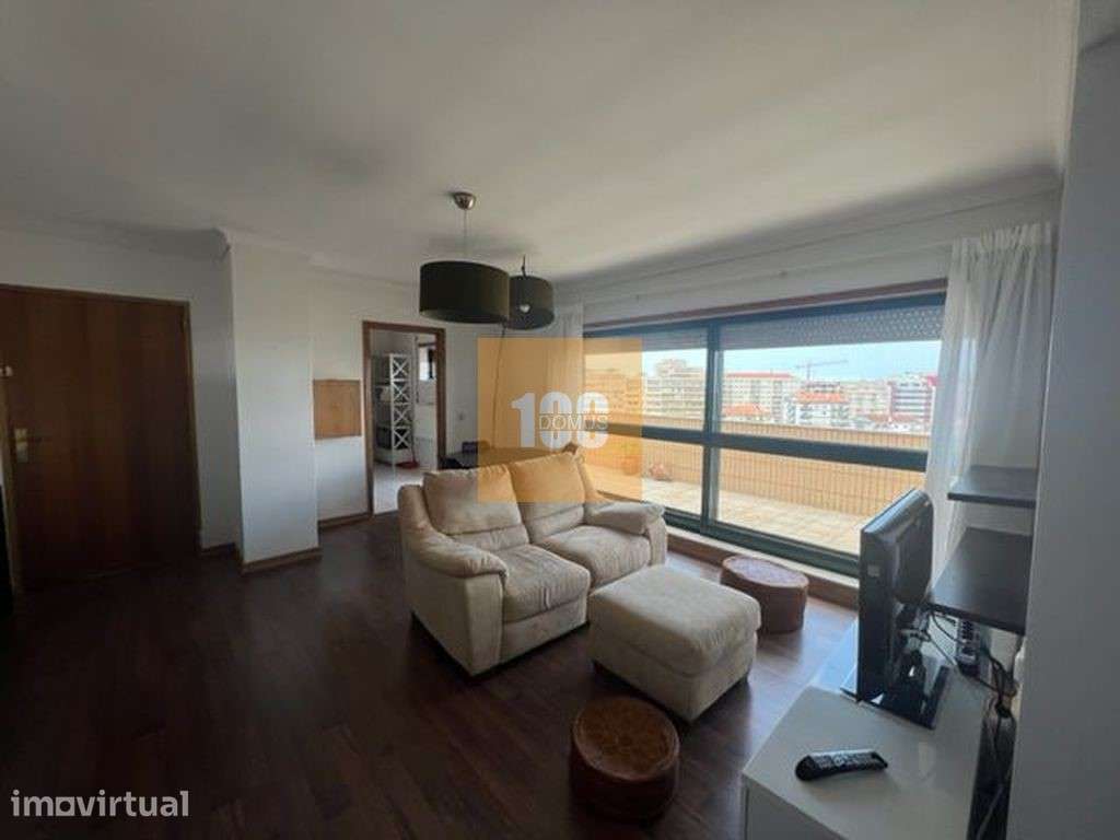 Apartamento T1+1 com dois terraços, garagem - Santo Ovídeo - Grande imagem: 4/29
