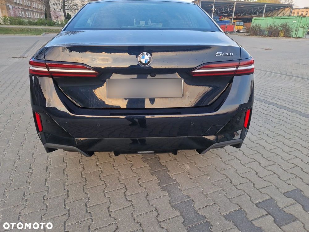 BMW Seria 5 520i mHEV - 5
