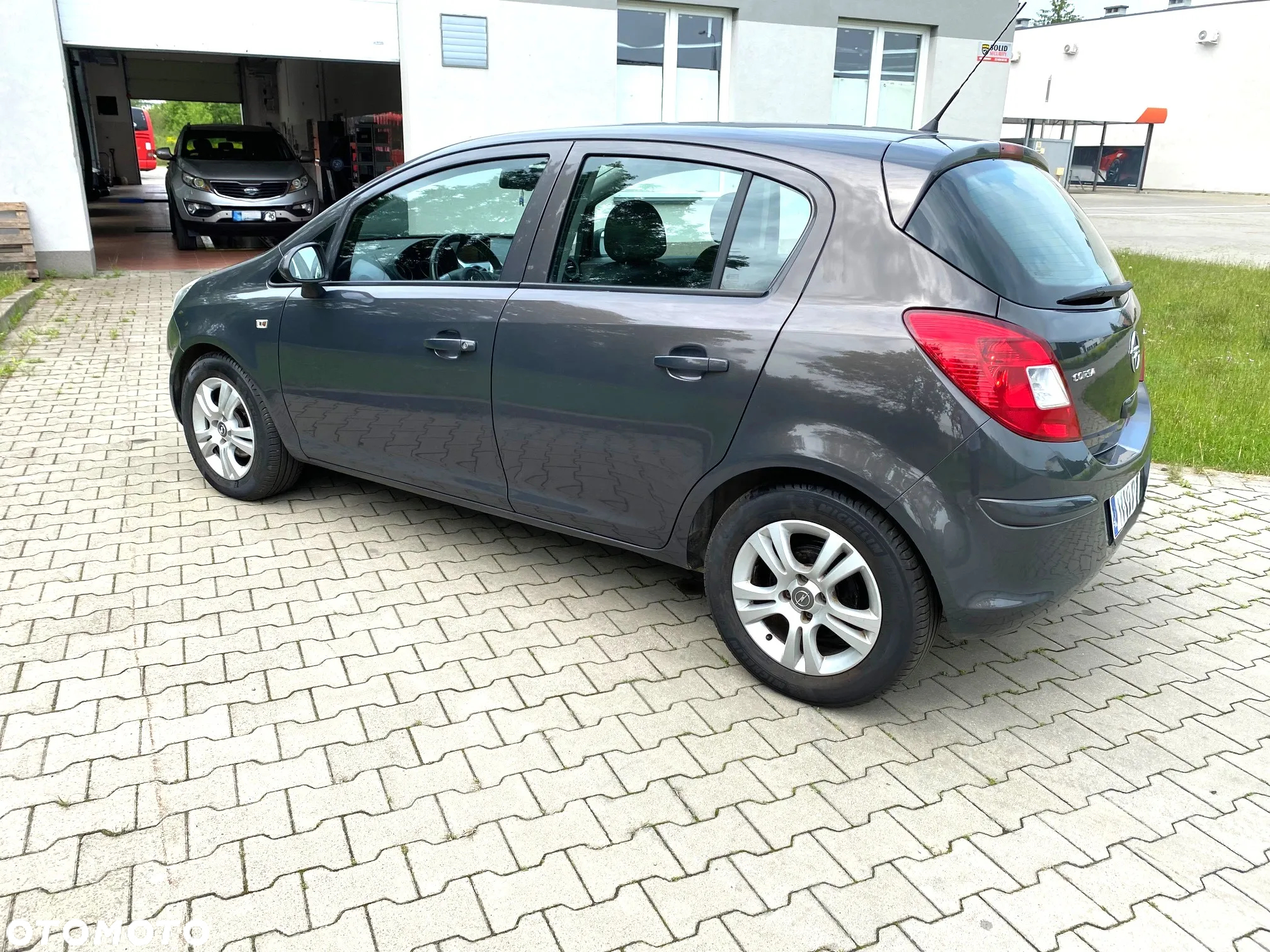 Opel Corsa 1.2 16V Cosmo - 4
