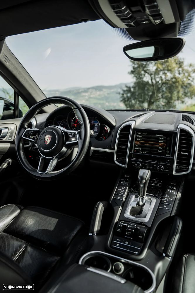 Porsche Cayenne Platinum Edition - 22