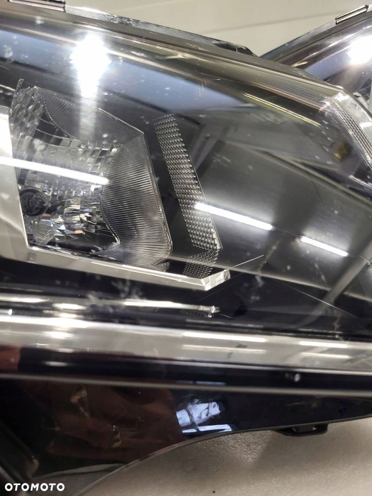 volkswagen t6.1 komplet lamp zw przód 7l1941005b / 7l1941006b - 2