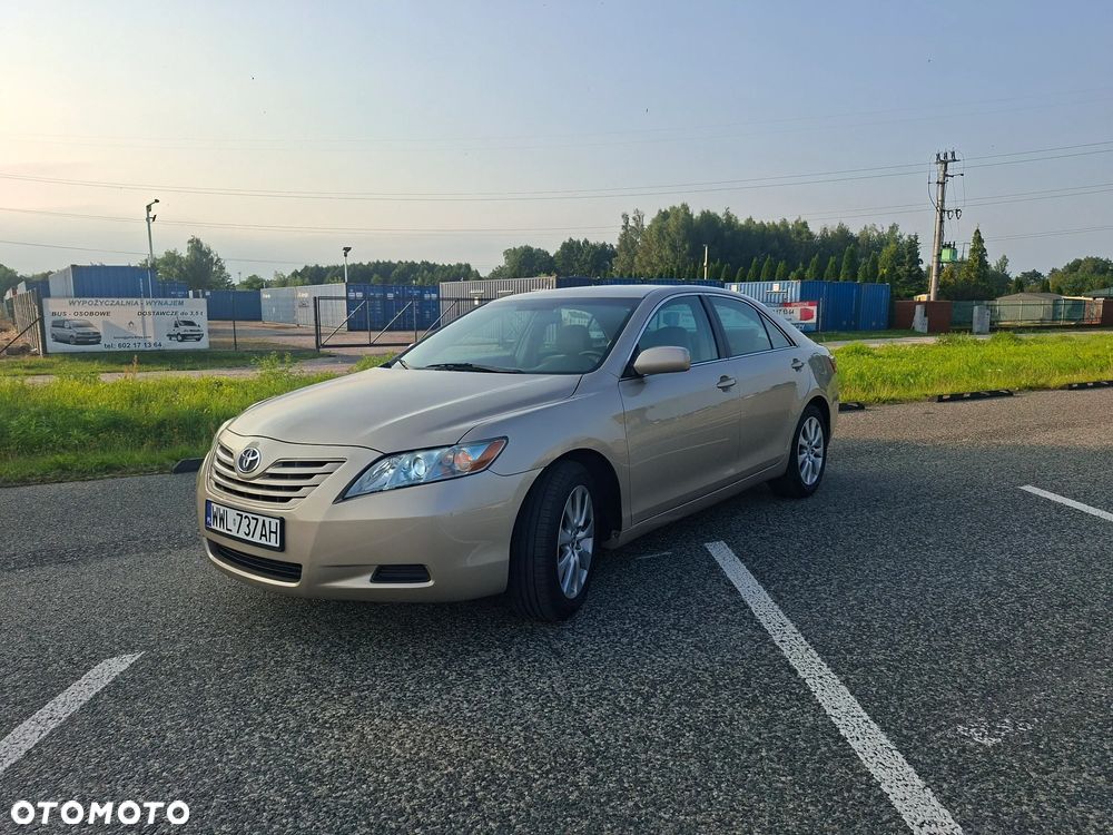 Toyota Camry - 5