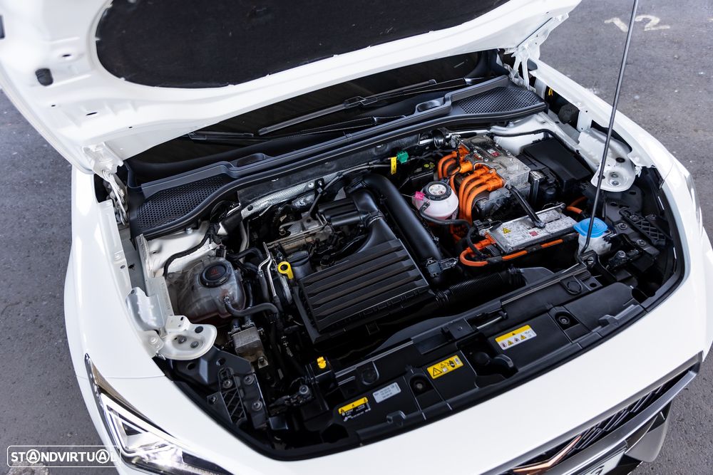 Cupra Formentor VZ 1.4 e-Hybrid DSG Priority - 31