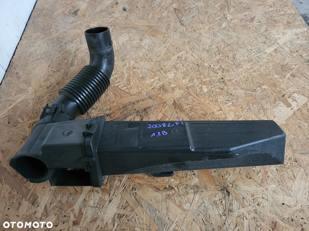 Rezonator dolot powietrza Peugeot 2008 208 Citroen C3 III - 2
