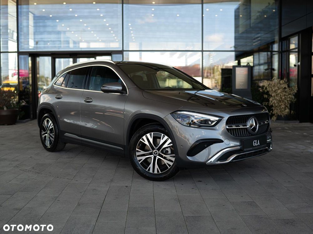 Mercedes-Benz GLA - 3