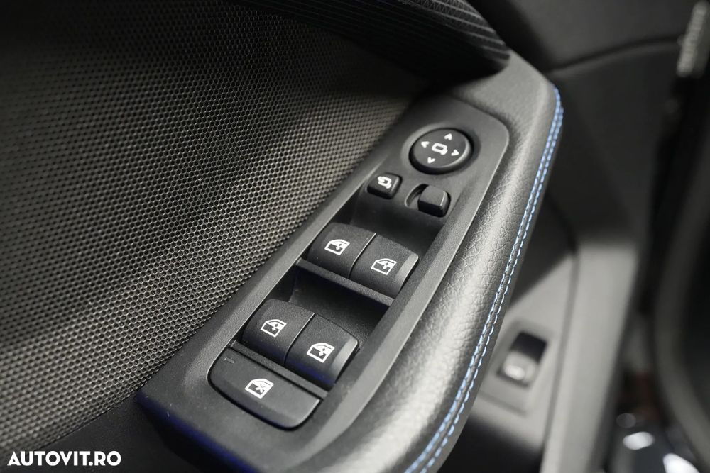 BMW M1 M135i xDrive AT - 11