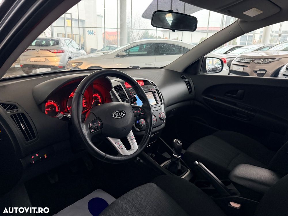 Kia Ceed 1.4 CVVT SW LX - 19