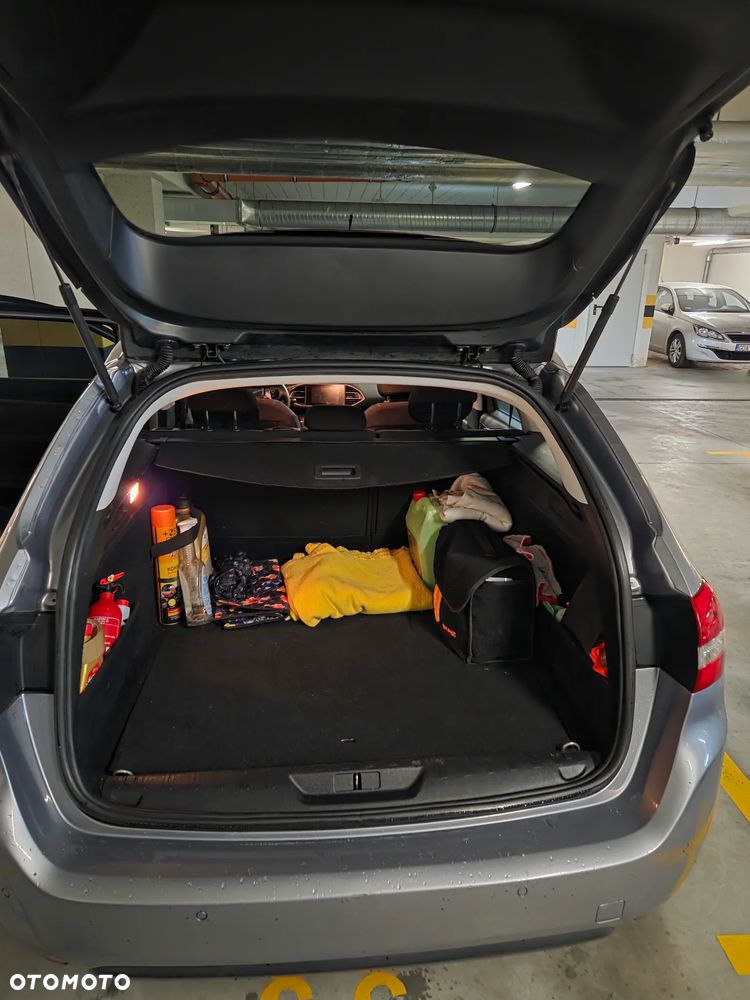 Peugeot 308 1.6 BlueHDi Allure S&S - 10